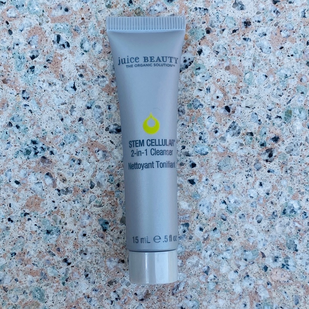 Juice Beauty 2-1 cleanser trial size +freebies